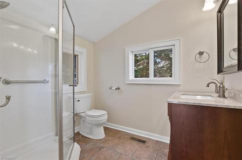1007 Pine Circle Dr, High Point, NC 27265 photo 15