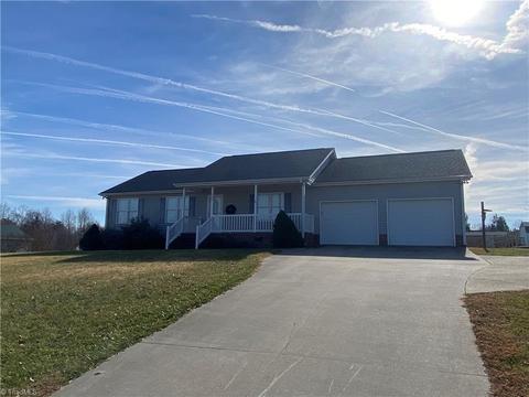 640 Saddlebred Loop, Stokesdale, NC 27357 photo 1