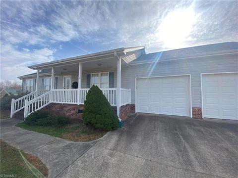 640 Saddlebred Loop, Stokesdale, NC 27357 photo 2