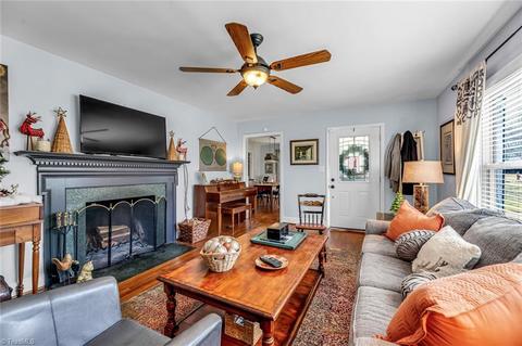 1506 Pinehurst Dr, High Point, NC 27262 photo 7