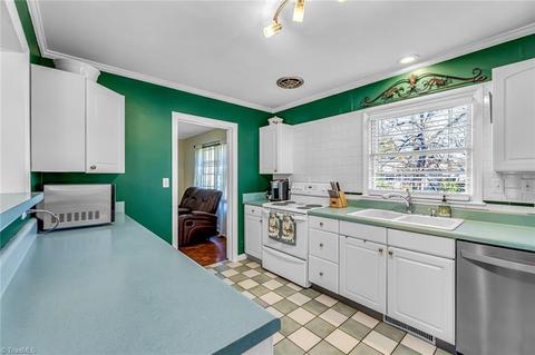 1506 Pinehurst Dr, High Point, NC 27262 photo 10