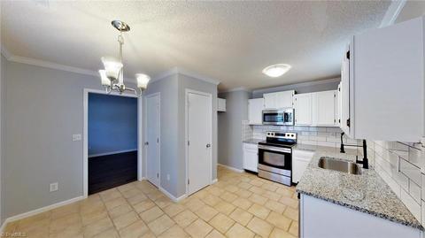 3155 Windchase Ct, High Point, NC 27265 photo 6