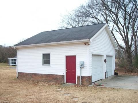 356 Periwinkle Rd, Eden, NC 27288 photo 6