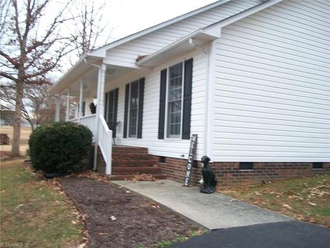 356 Periwinkle Rd, Eden, NC 27288 photo 2