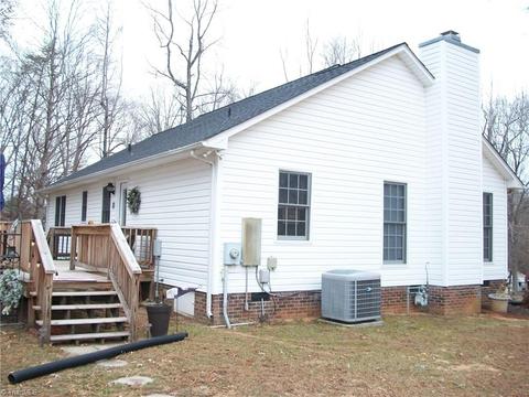 356 Periwinkle Rd, Eden, NC 27288 photo 5