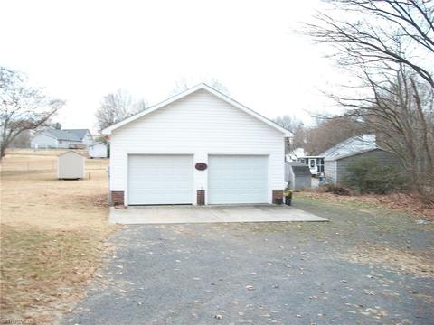 356 Periwinkle Rd, Eden, NC 27288 photo 3