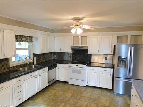4705 Pineview Dr, Trinity, NC 27370 photo 7
