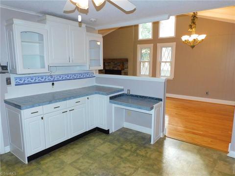 4705 Pineview Dr, Trinity, NC 27370 photo 8