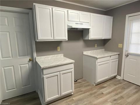 2409 Robbins St, High Point, NC 27263 photo 9