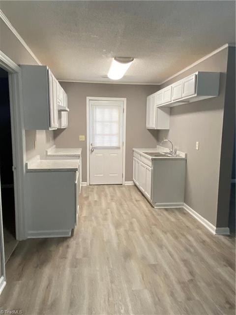 2409 Robbins St, High Point, NC 27263 photo 8
