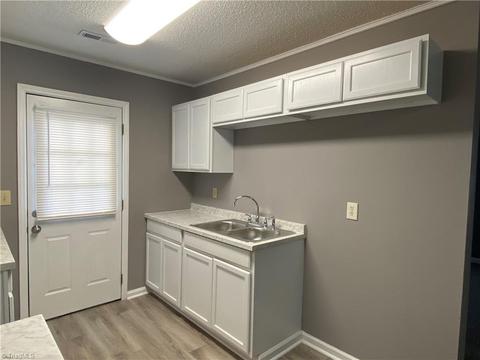 2409 Robbins St, High Point, NC 27263 photo 10