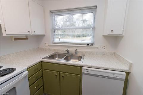 2217 Shadow Valley Rd, High Point, NC 27265 photo 6