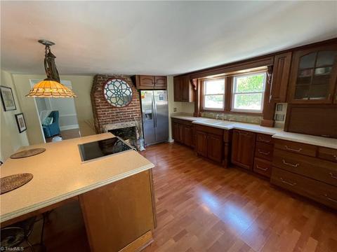 785 Purlear Rd, Purlear, NC 28665 photo 5