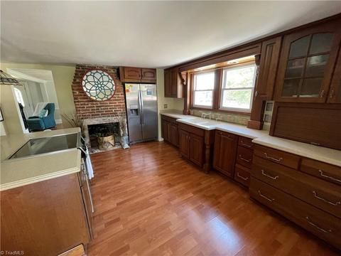 785 Purlear Rd, Purlear, NC 28665 photo 4