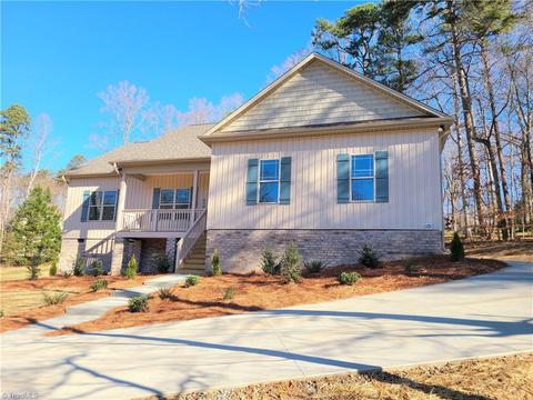 414 Brown Rd, King, NC 27021 photo 2