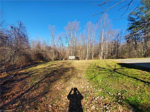 409 Colbert Rd, Traphill, NC 28685 photo 30