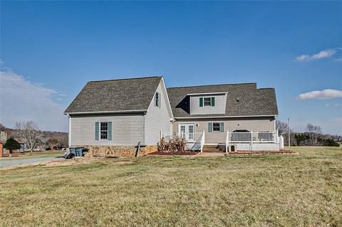 5692 Rolling Meadows Rd, Randleman, NC 27317 photo 3