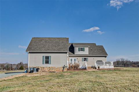 5692 Rolling Meadows Rd, Randleman, NC 27317 photo 4