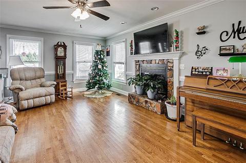 5692 Rolling Meadows Rd, Randleman, NC 27317 photo 11
