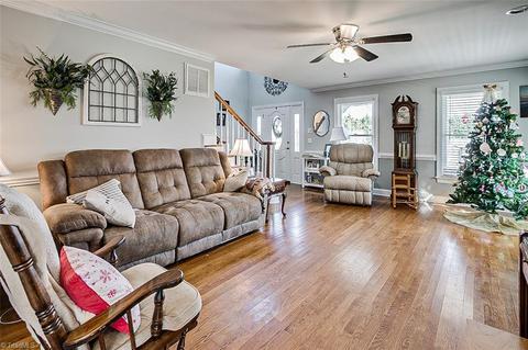5692 Rolling Meadows Rd, Randleman, NC 27317 photo 9
