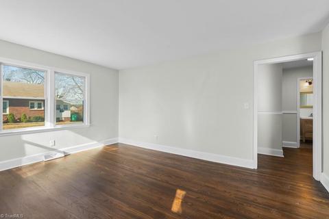 213 E Moore Ave, High Point, NC 27263 photo 4