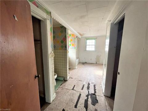 222 E Aiken Rd, Eden, NC 27288 photo 9