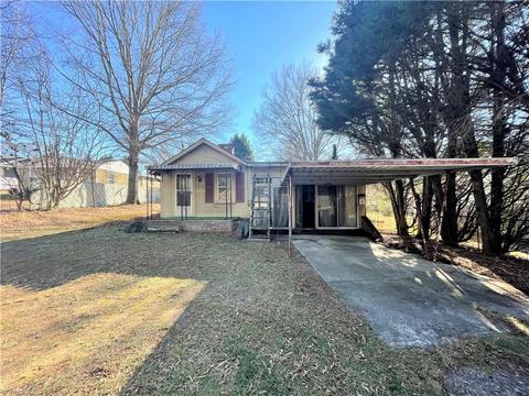 222 E Aiken Rd, Eden, NC 27288 photo 1