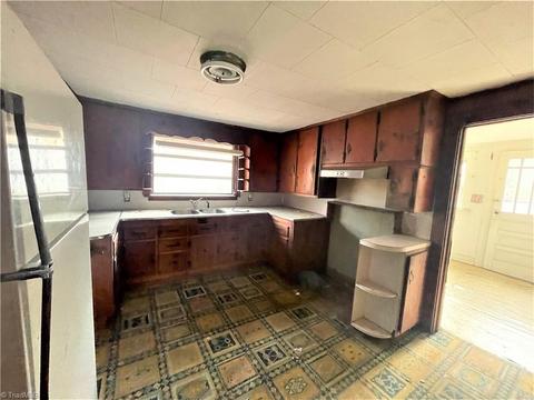 222 E Aiken Rd, Eden, NC 27288 photo 7