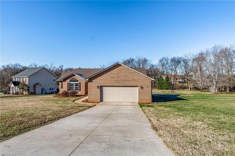6725 Leah Justine Dr, Trinity, NC 27370 photo 2