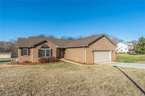 6725 Leah Justine Dr, Trinity, NC 27370 photo 3