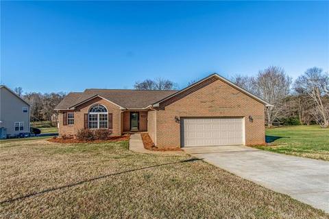 6725 Leah Justine Dr, Trinity, NC 27370 photo 1