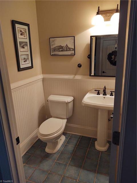 1065 Devil Den Rd, Danbury, NC 27016 photo 14