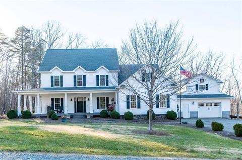 1065 Devil Den Rd, Danbury, NC 27016 photo 1