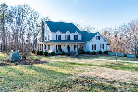 1065 Devil Den Rd, Danbury, NC 27016 photo 2