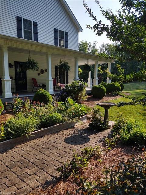 1065 Devil Den Rd, Danbury, NC 27016 photo 5