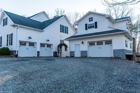 1065 Devil Den Rd, Danbury, NC 27016 photo 3