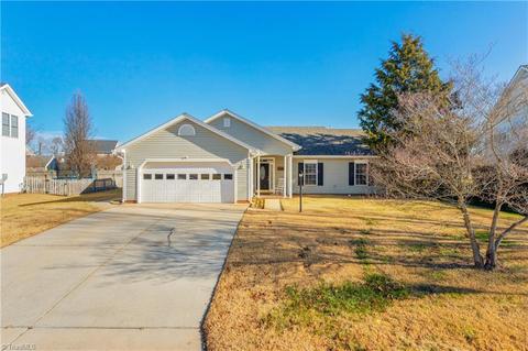 3589 Bent Trace Dr, High Point, NC 27265 photo 1