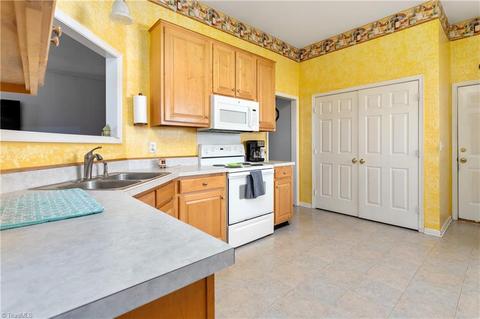 3589 Bent Trace Dr, High Point, NC 27265 photo 13