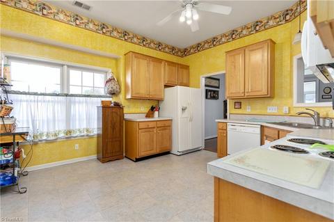 3589 Bent Trace Dr, High Point, NC 27265 photo 15