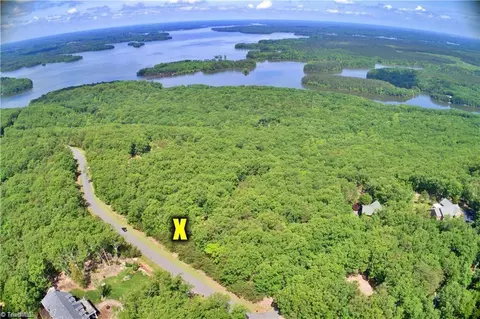 513 Sierra Trace Rd, Denton, NC 27239
