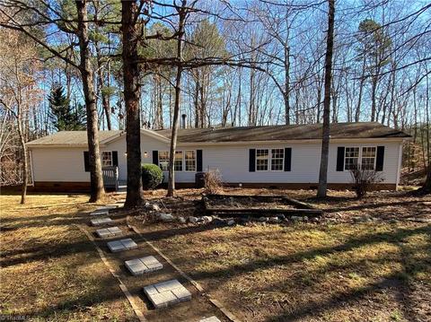 1105 Phillips Mill Rd, Pinnacle, NC 27043 photo 1