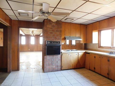1702 Guyer St, High Point, NC 27265 photo 5