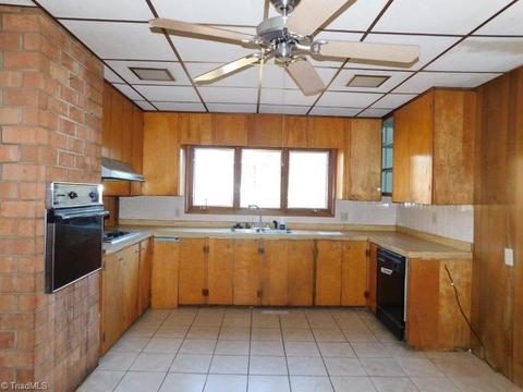 1702 Guyer St, High Point, NC 27265 photo 3