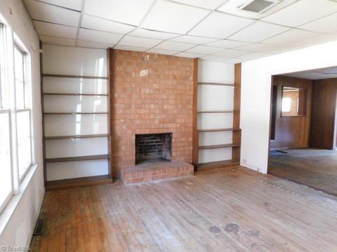 1702 Guyer St, High Point, NC 27265 photo 2
