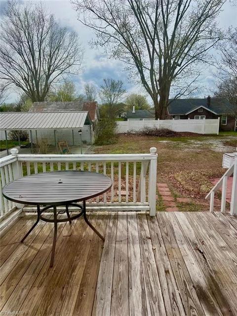 1544 E Pine St, Mount Airy, NC 27030 photo 6
