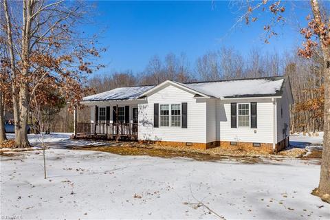 4664 Beau Ct, Trinity, NC 27370 photo 1