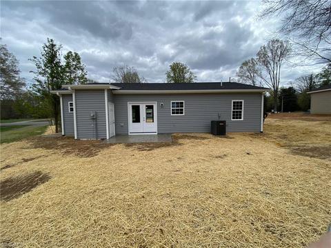 861 Friendly Rd, Eden, NC 27288 photo 13