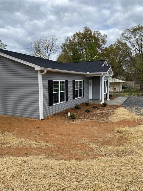 861 Friendly Rd, Eden, NC 27288 photo 3