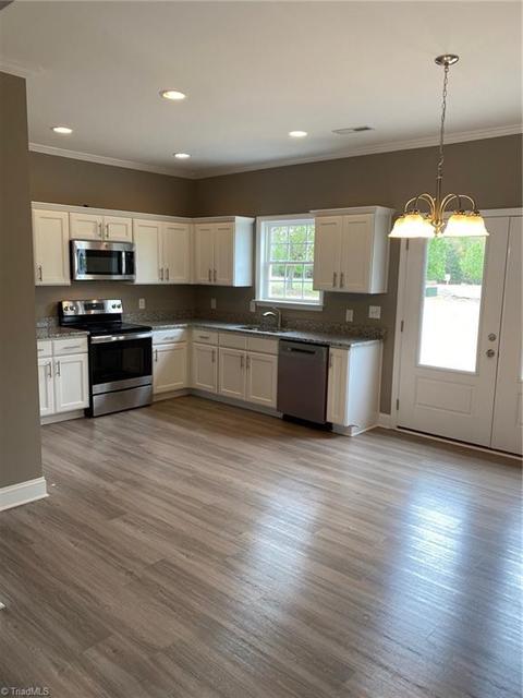 861 Friendly Rd, Eden, NC 27288 photo 6
