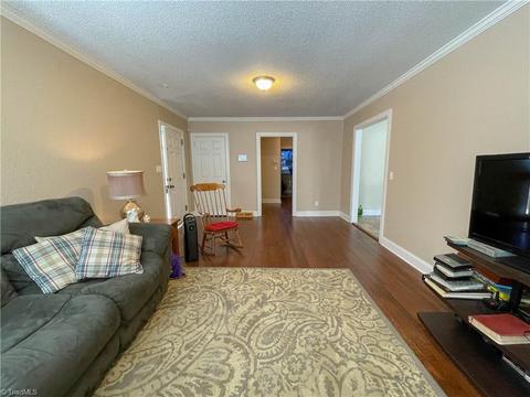 700 Cedar Ln, Thomasville, NC 27360 photo 8